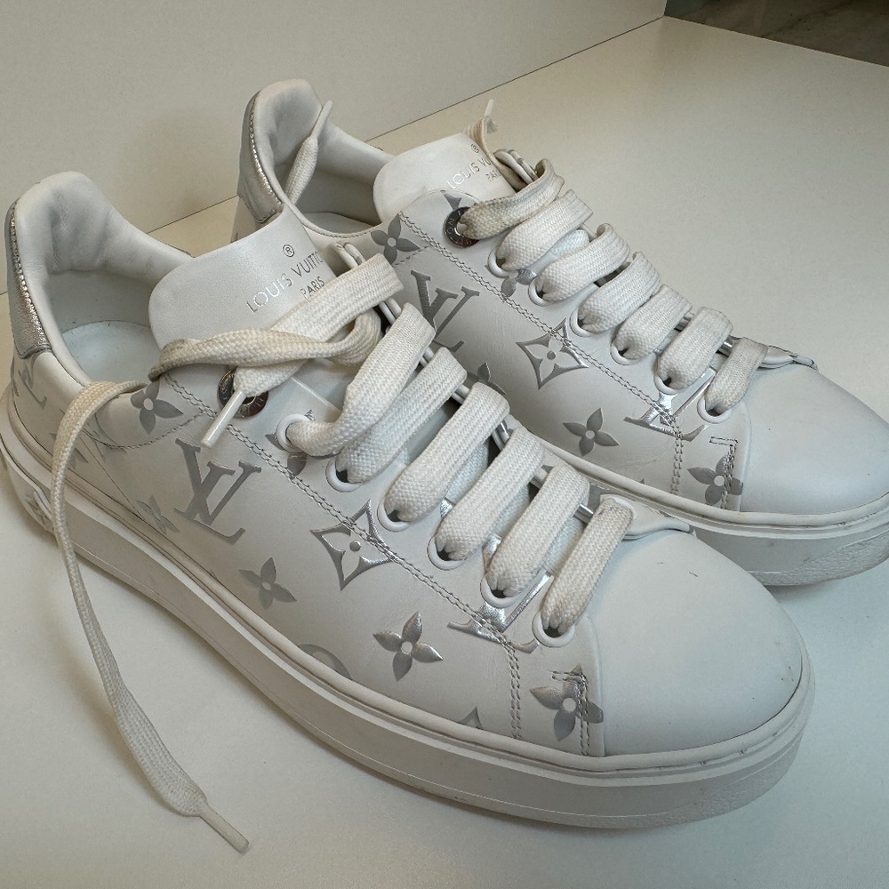 Authentic Louis Vuitton trainer time out leather sneakers 37.5 - Picture 3 of 7